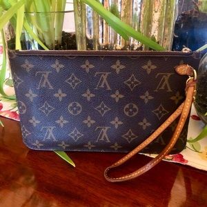 Authentic Louis Vuitton Pochette Neverful Clutch/Wristlet